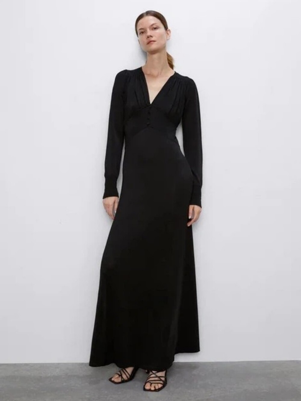 Zara Elegant Black Long-Sleeve V-Neck Maxi Dress